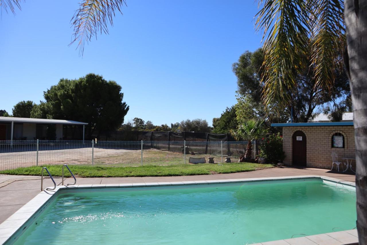 Capri Motel Balranald Exterior foto